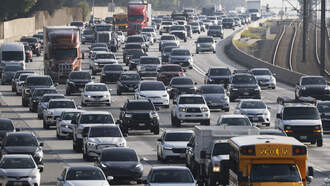 Holiday Travel Crunch Expected to Ramp Up Saturday