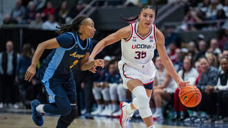 #1 UConn WBB rolls past Marquette 89-53