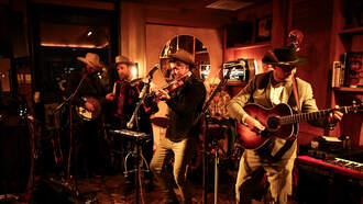 Old Crow Medicine Show Performs A Christmas Favorite