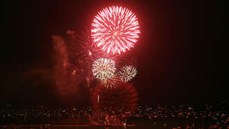 What's Happening This Weekend: Live Music, Laughs, Holiday Lights & NYE Fun