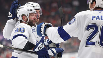 Sports - Lightning Beat Kings For Sixth Straight