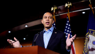 Hakeem Jeffries Urges Congress To Investigate Trump's Health