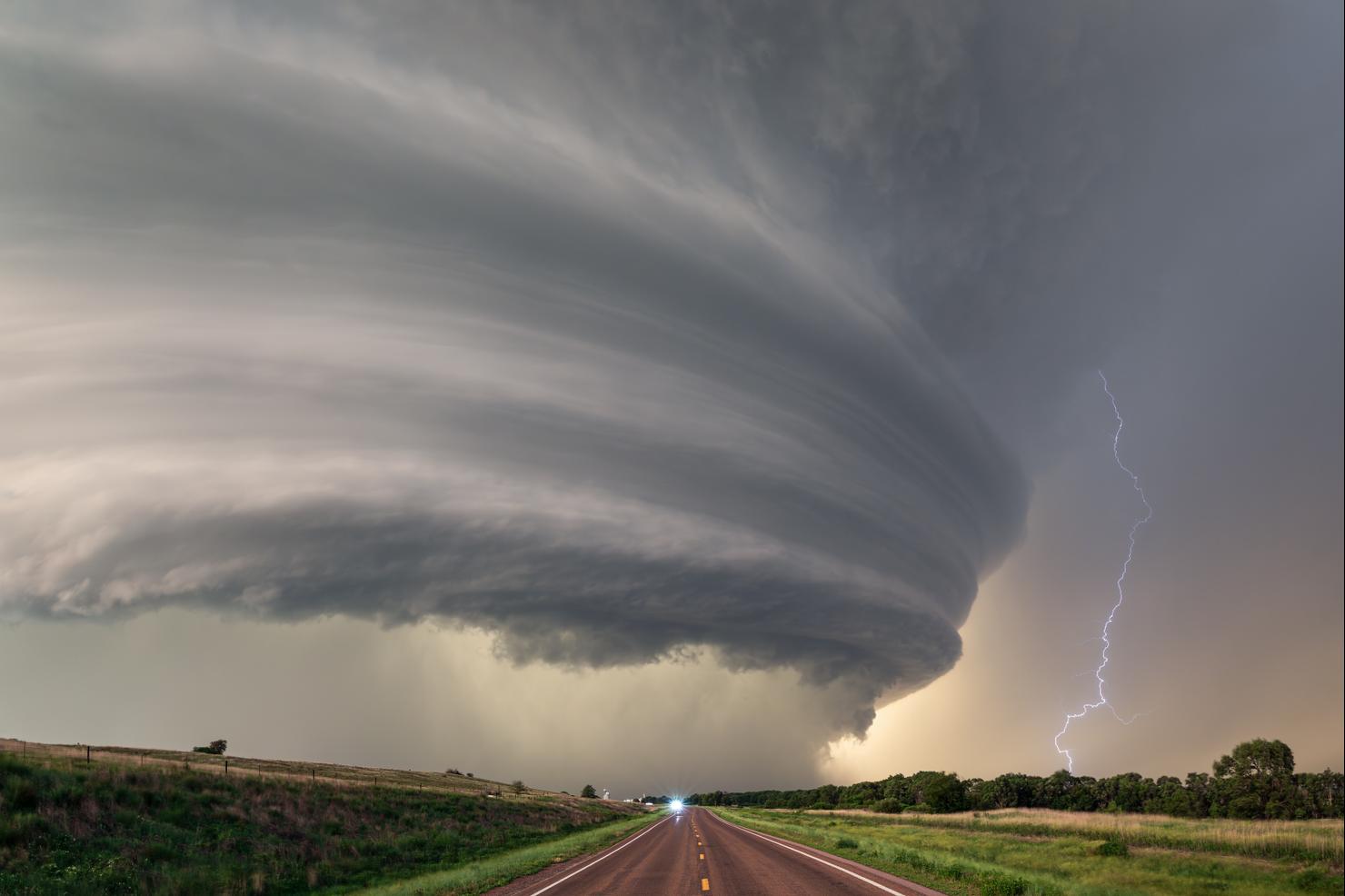 Supercell thunderstorm with dramatic storm clouds and lightning