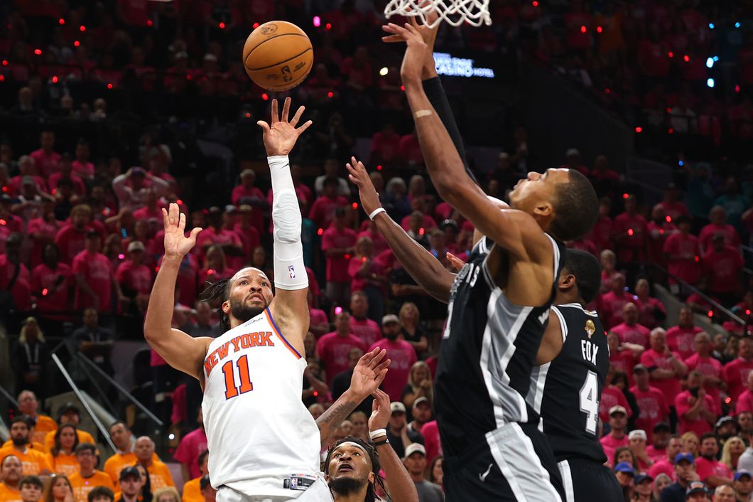 Knicks Look To Extend Winning Streak Against Spurs