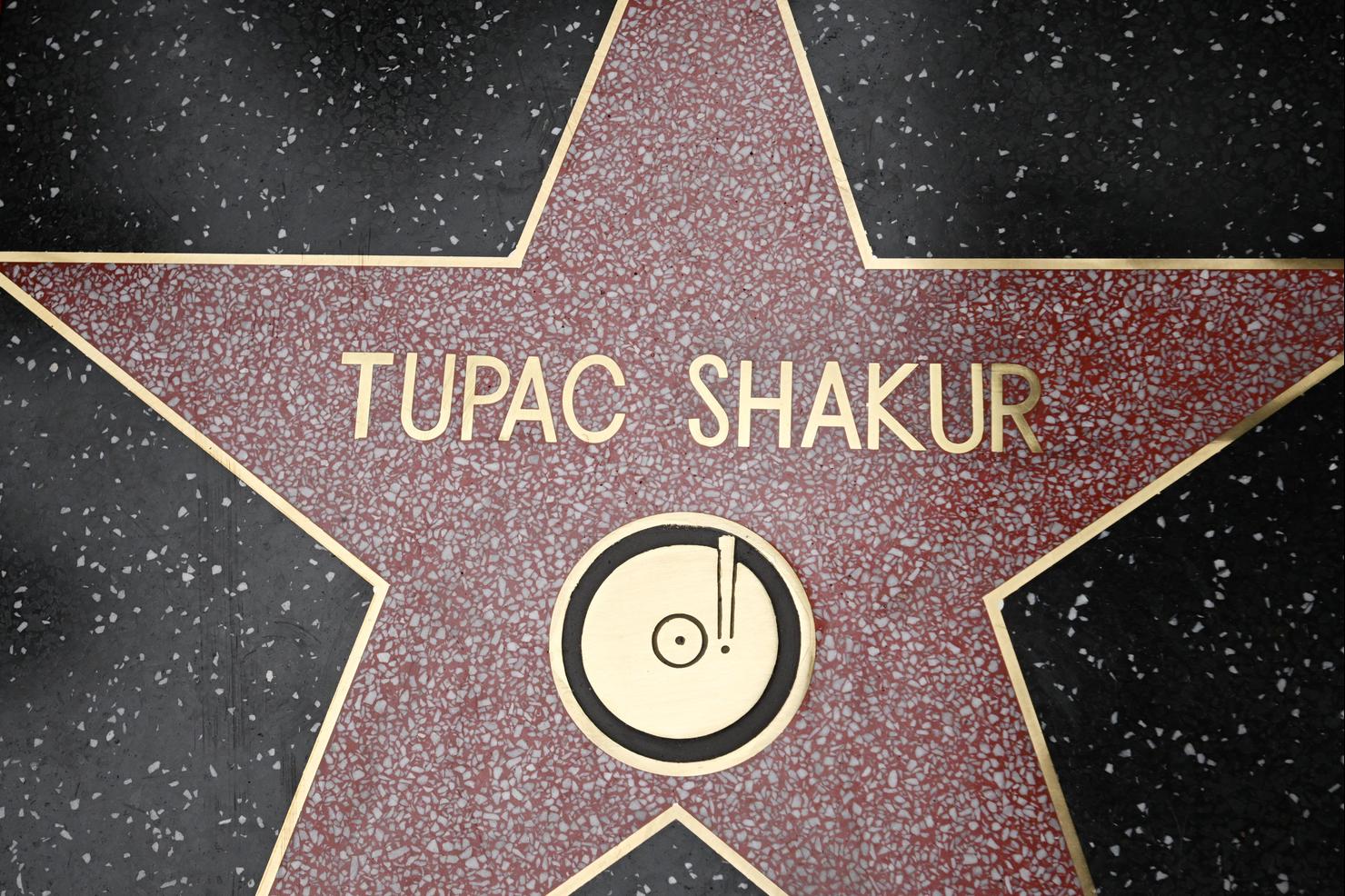 US-ENTERTAINMENT-MUSIC-HWOF-TUPAC