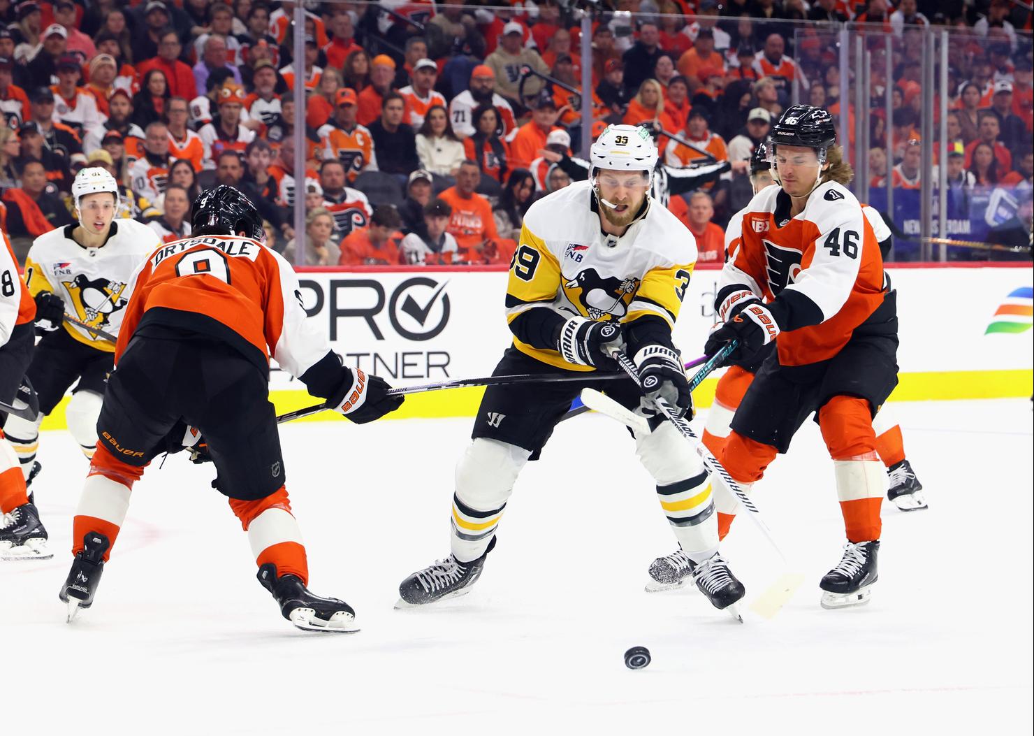 Pittsburgh Penguins v Philadelphia Flyers - Game Four