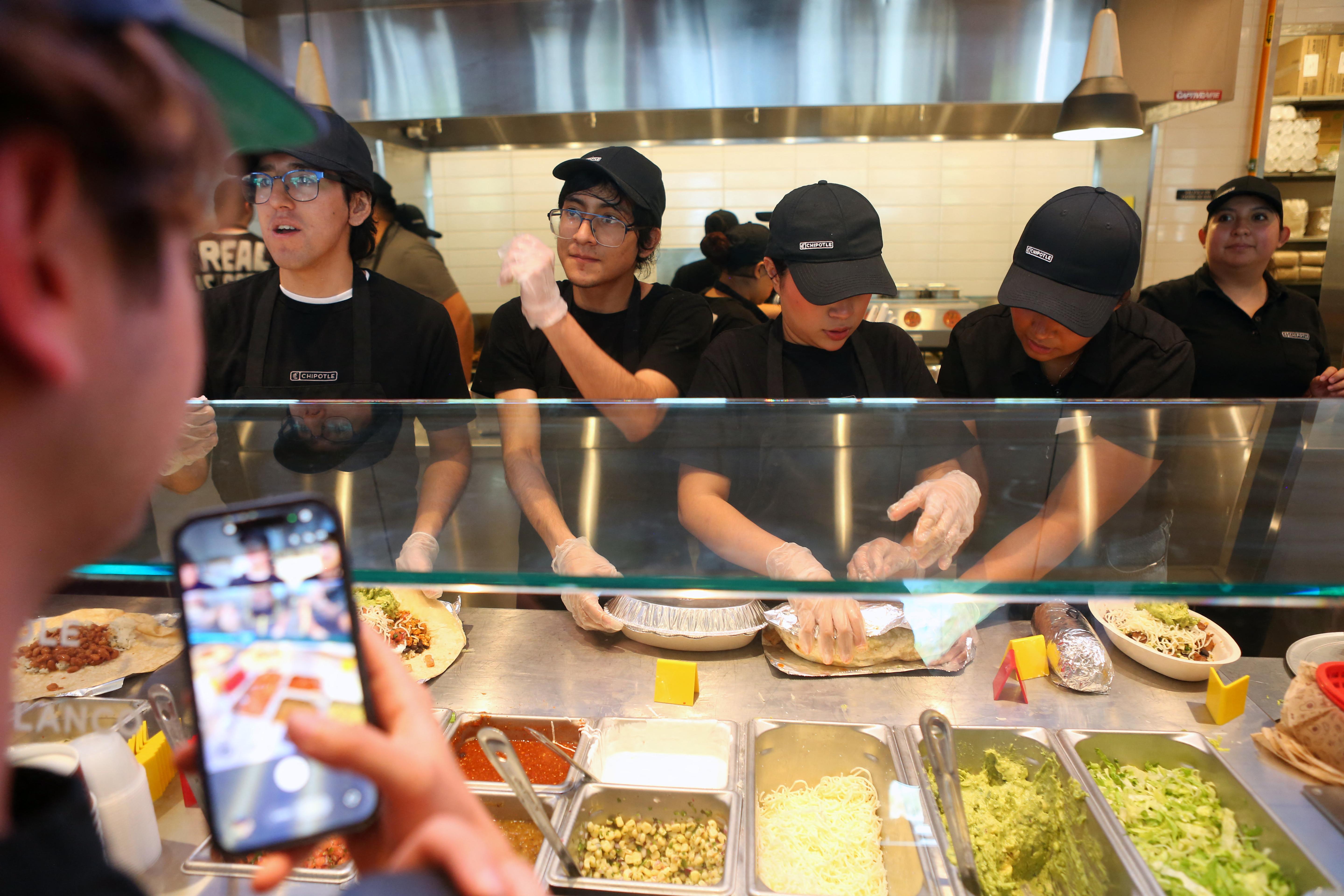 Food: Chipotle Adds Pollo Asado and Chili Lime Chips for a Limited Time - Thumbnail Image