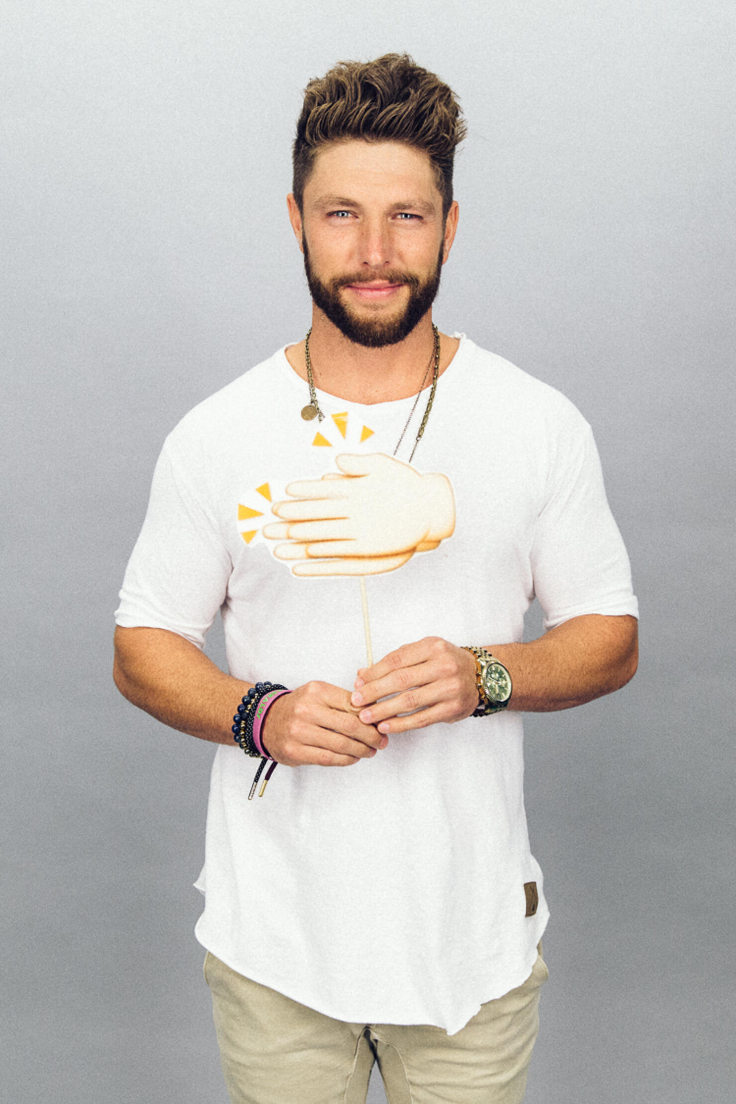 Chris Lane Clapping