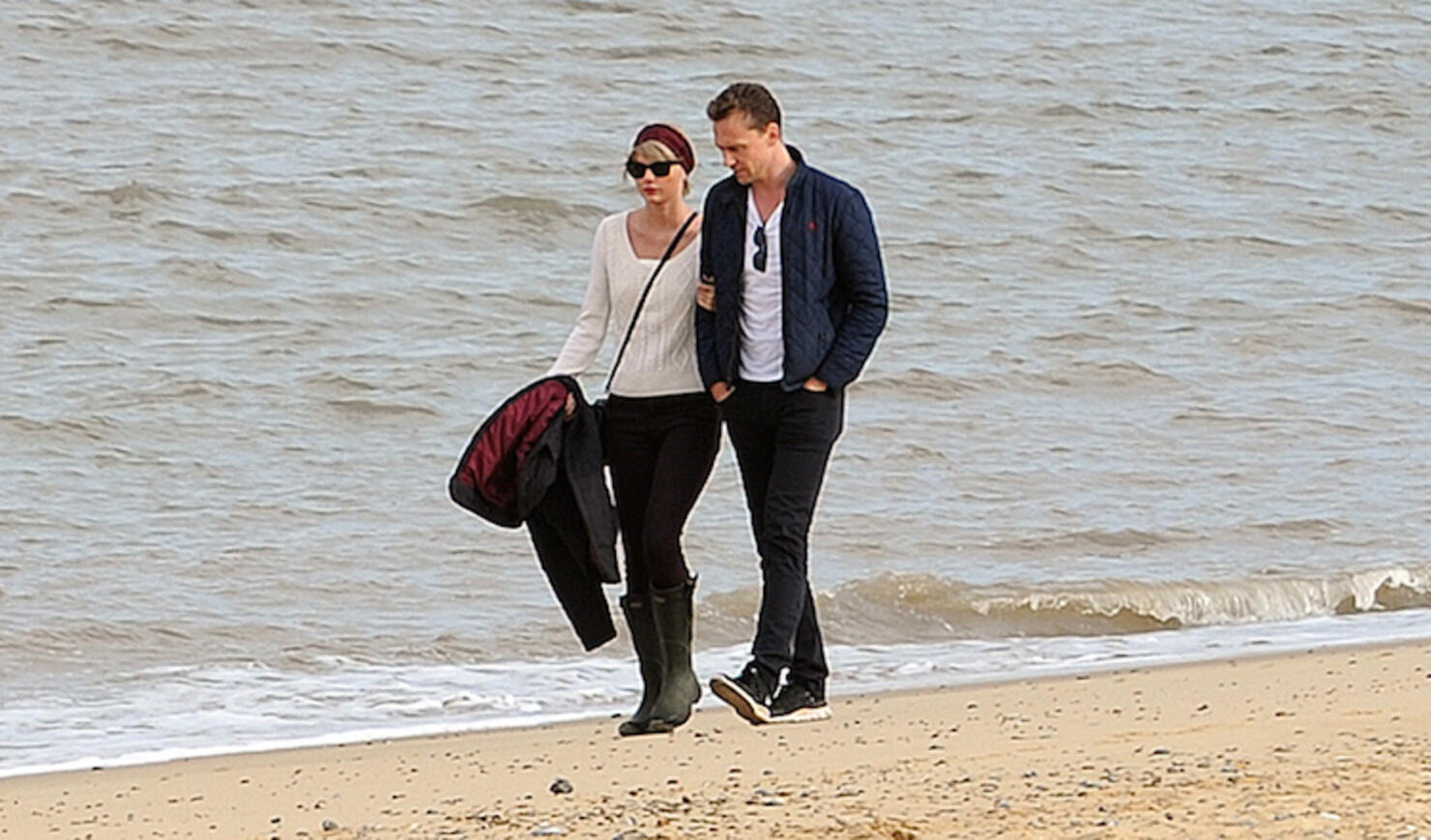 Taylor Swift and Tom Hiddleston