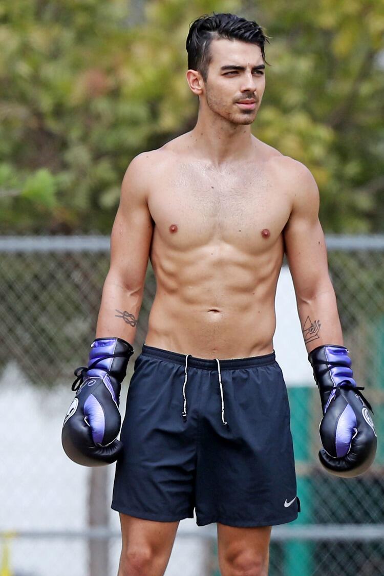 Joe Jonas Gets Shirtless On Day Of Dnce Album Announcement Photo Iheart 0762