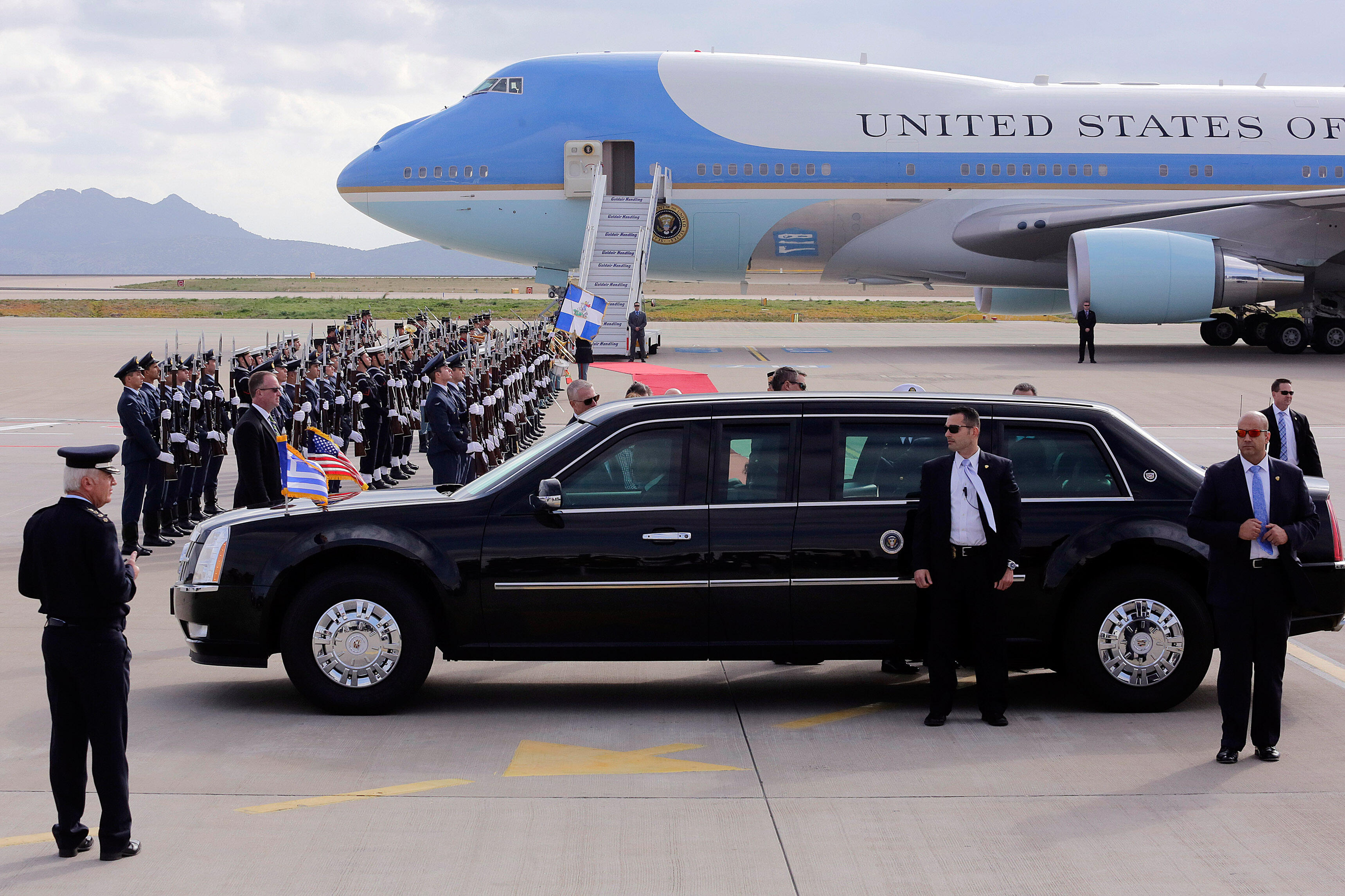 Secret Service Can’t Find Tons Of Its Guns, Phones, Badges And Cars