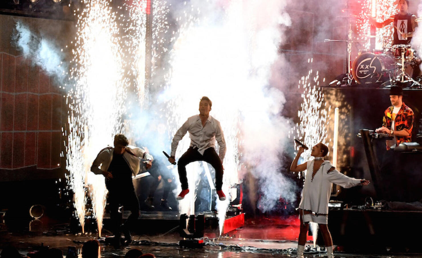 2016 American Music Awards - Show