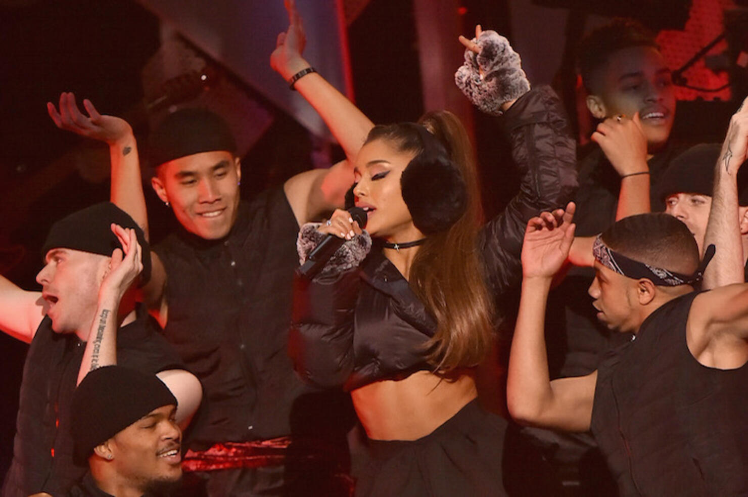 Ariana Grande - Z100's Jingle Ball 2016 - SHOW