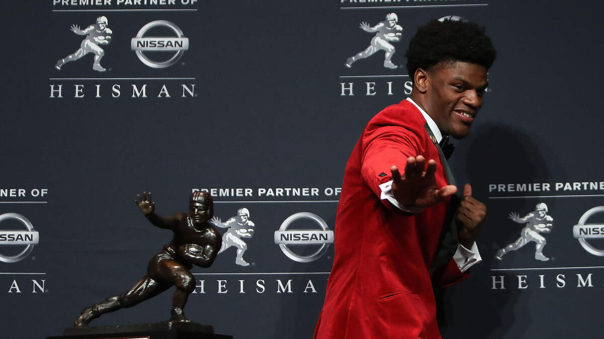 Lamar Jackson welcomes Baker Mayfield to Heisman fraternity