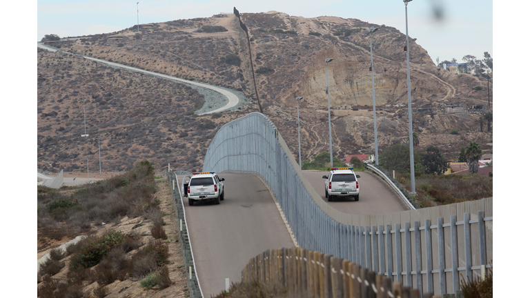 US-MEXICO-BORDER-FAMILIES