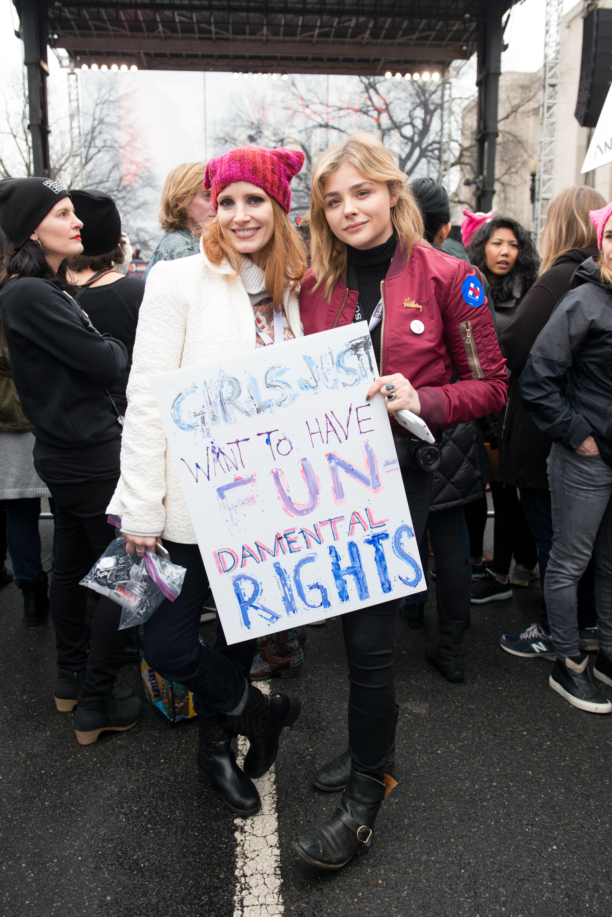 WASHINGTON, DC - JANUARY 21: Jessica Chastain and Chloe Grace Moretz attend the Women's March on Washington on January 21, 2017 in Washington, DC.  (Photo by Noam Galai/WireImage)