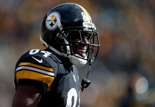 PITTSBURGH, PA - JANUARY 08:  Antonio Brown #84 of the Pittsburgh Steelers celebrates after scoring his second touchdown during the first quarter against the Miami Dolphins in the AFC Wild Card game at Heinz Field on January 8, 2017 in Pittsburgh, Pennsylvania.  (Photo by Gregory Shamus/Getty Images)