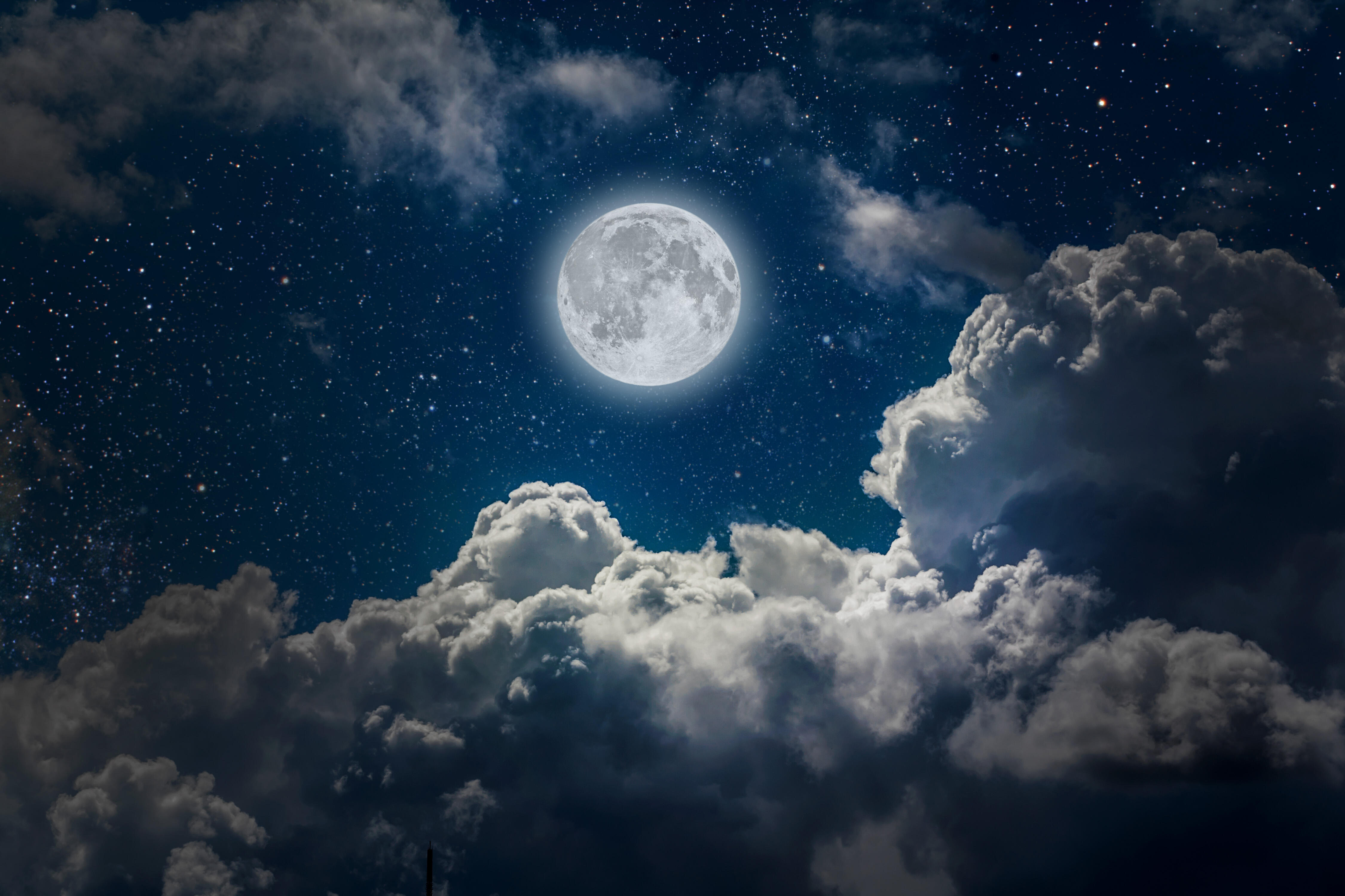 Каким цветом луна на небе. Лунное небо. Небо ночью. Лунная ночь. Ночное небо с луной.
