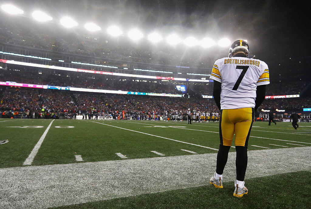 FOXBORO, MA - JANUARY 22:  Ben Roethlisberger #7 of the Pittsburgh Steelers looks on from the sideline during the second half against the New England Patriots in the AFC Championship Game at Gillette Stadium on January 22, 2017 in Foxboro, Massachusetts.  (Photo by Al Bello/Getty Images)