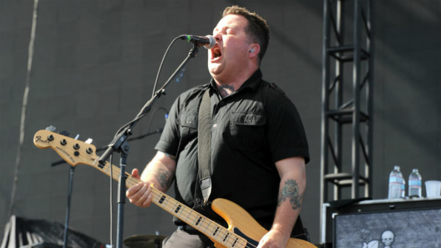 Dropkick Murphys perform national anthem 