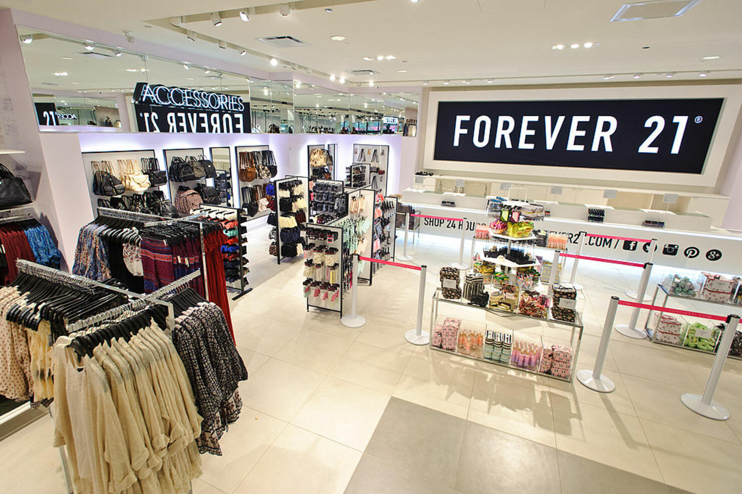 Forever 21 Opens New Chicago Store On S State Street