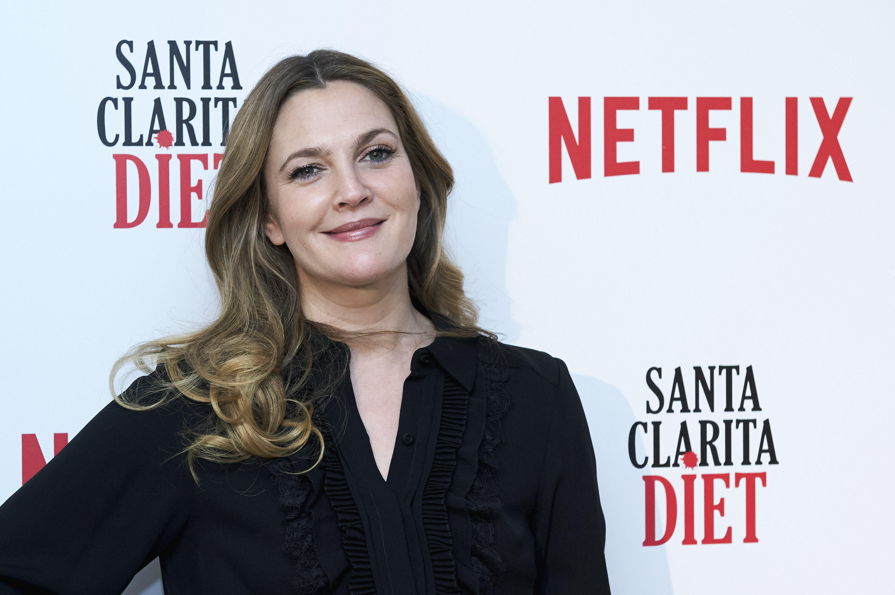 MADRID, SPAIN - JANUARY 19:  Actress Drew Barrymore attends 'Santa Clarita Diet' photocall at the Netflix office on January 19, 2017 in Madrid, Spain.  (Photo by Carlos Alvarez/Getty Images)