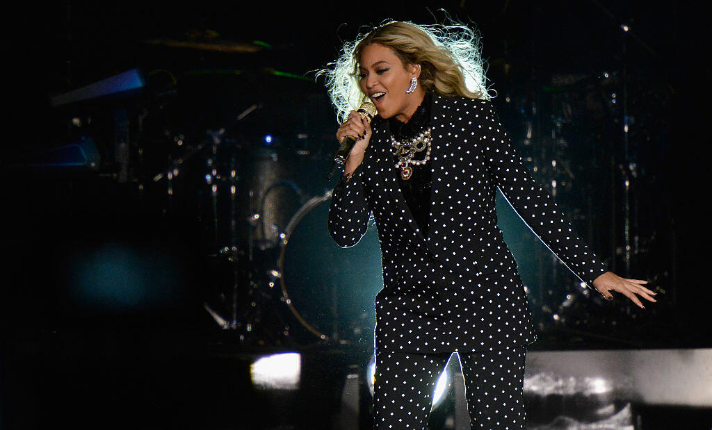CLEVELAND, OH - NOVEMBER 04:  Beyonce performs on stage during a Get Out The Vote concert in support of Hillary Clinton at Wolstein Center in Cleveland, Ohio on November 4, 2016 in Cleveland, Ohio.  (Photo by Duane Prokop/Getty Images)