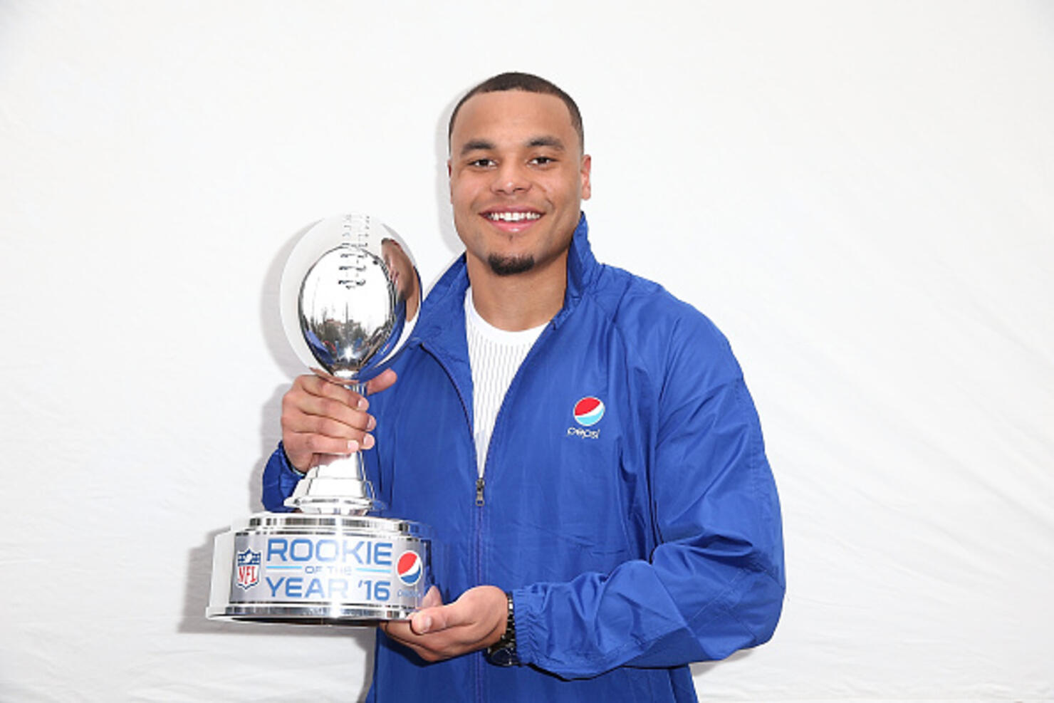 Dak Prescott Wins 2016 Pepsi Rookie Of The Year