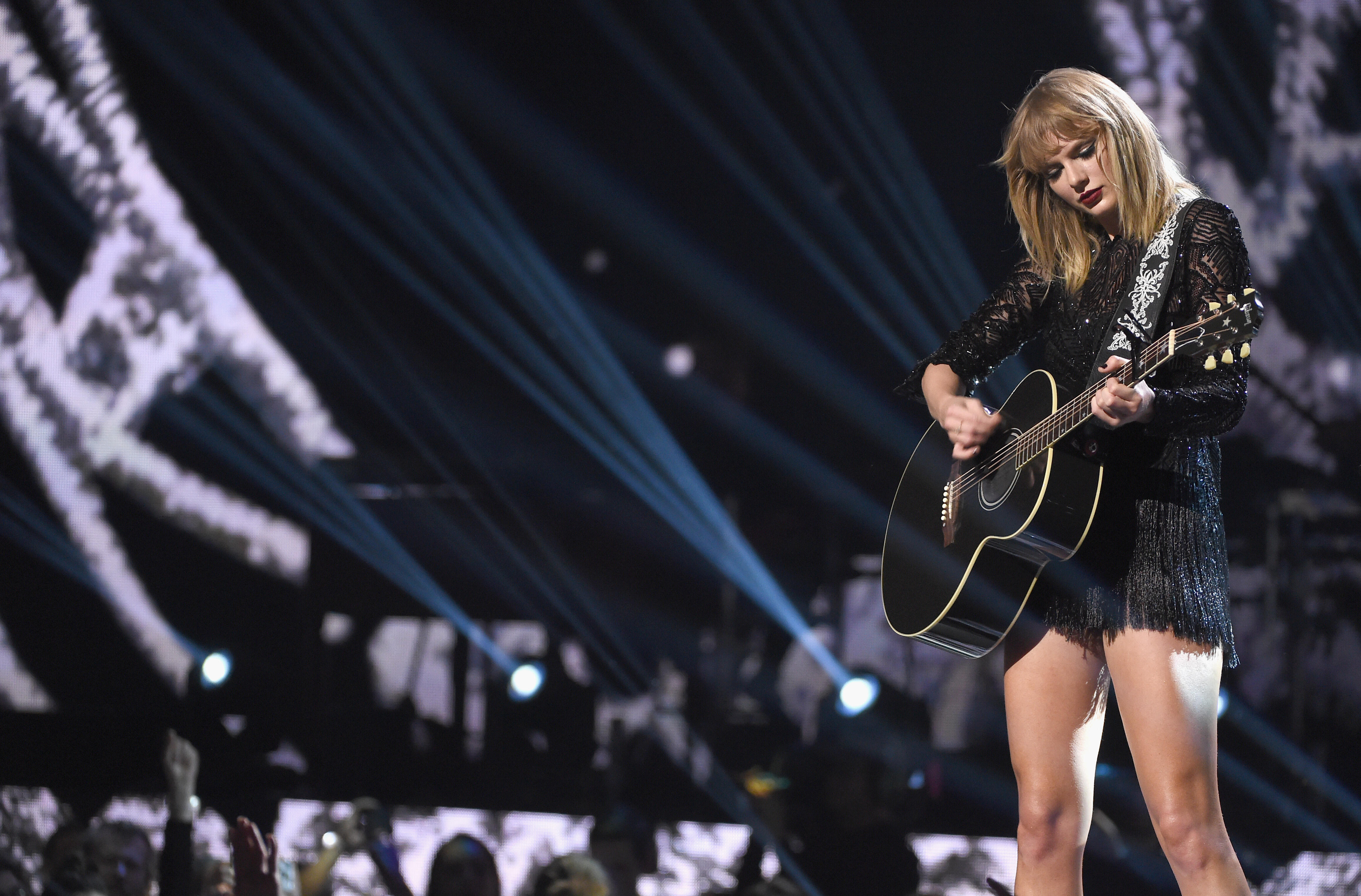 HOUSTON, TX - FEBRUARY 04:  Musician Taylor Swift performs onstage during the 2017 DIRECTV NOW Super Saturday Night Concert at Club Nomadic on February 4, 2017 in Houston, Texas.  (Photo by Kevin Winter/Getty Images for DIRECTV)