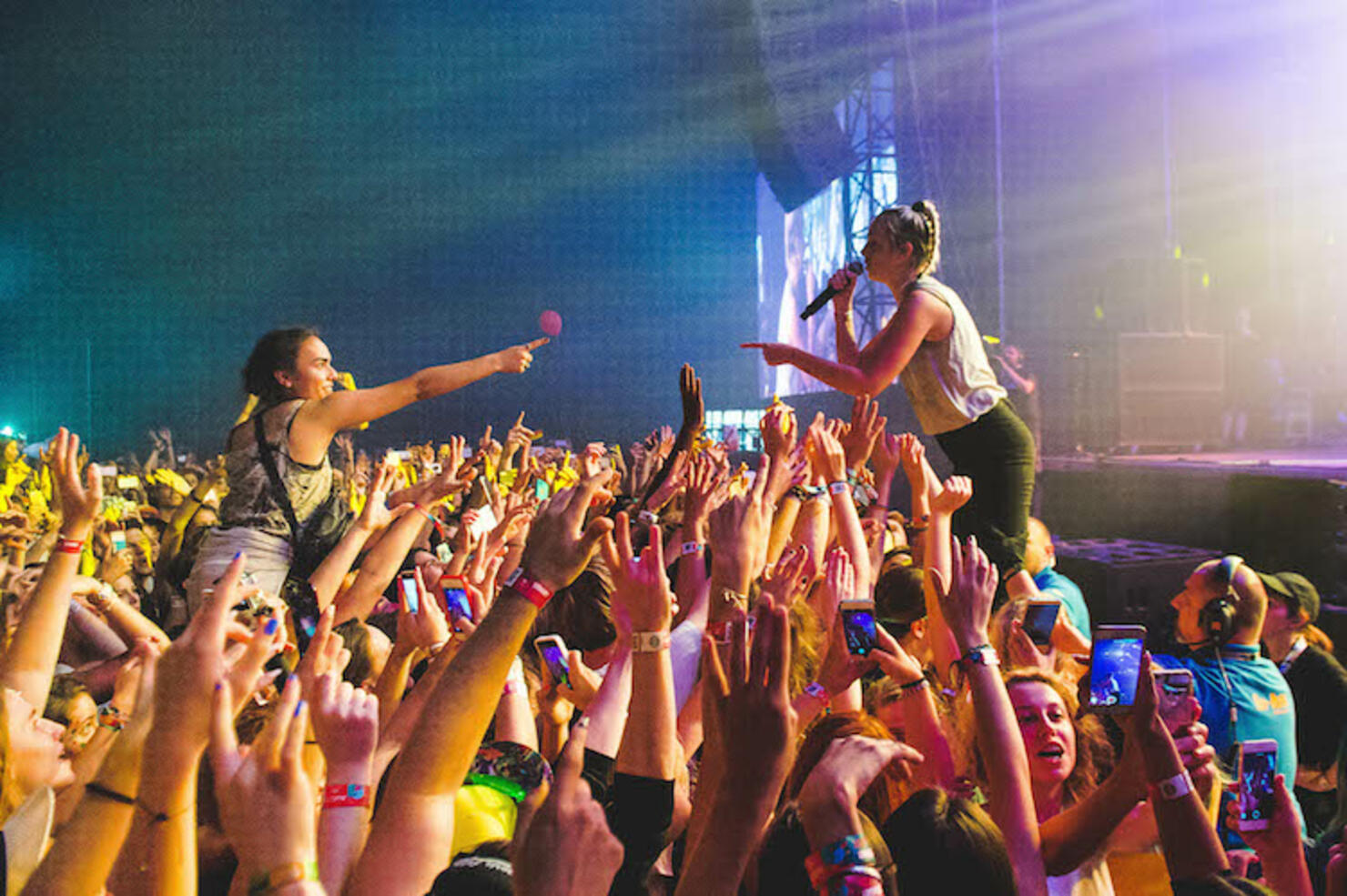 MØ singing to fans