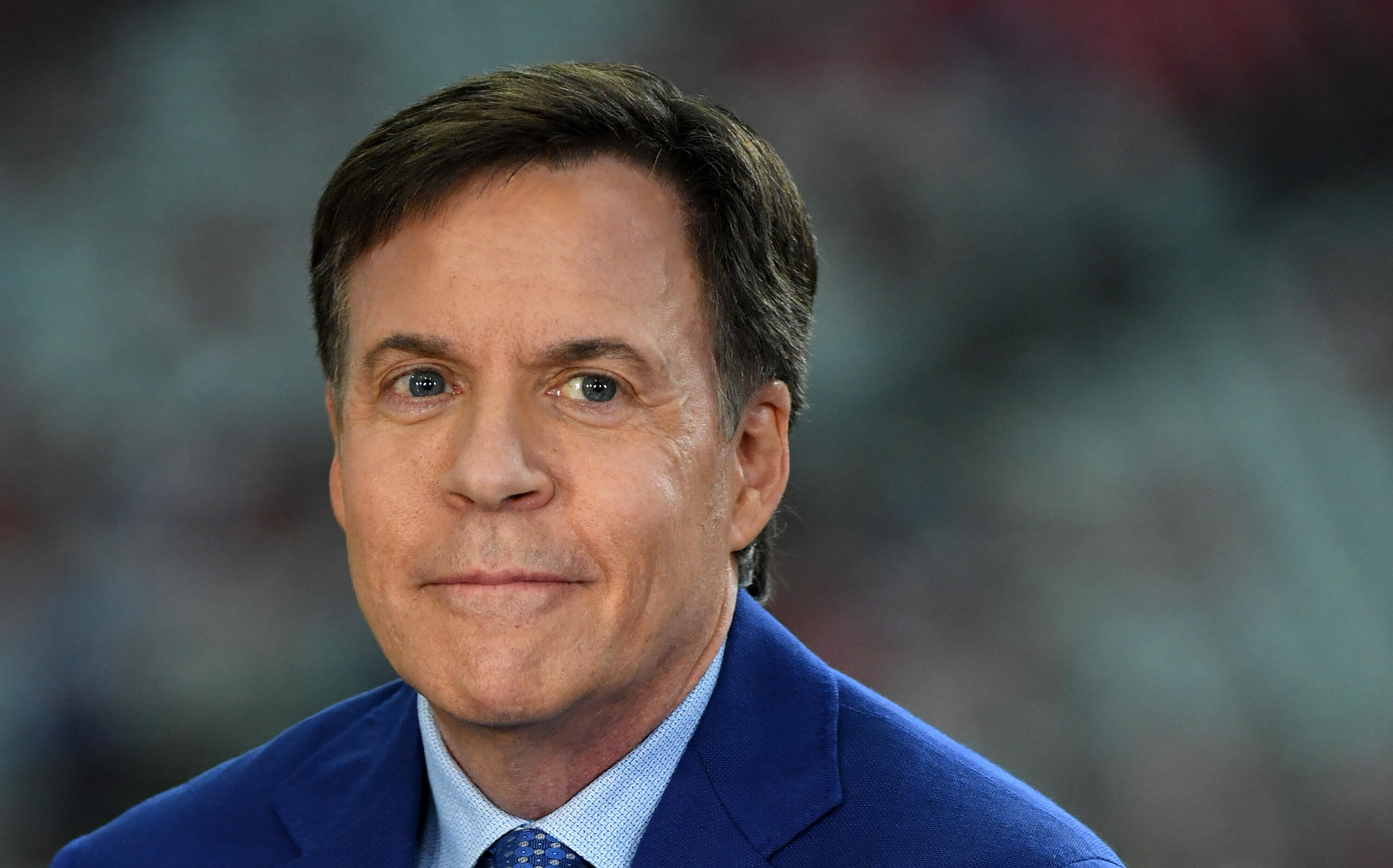 GLENDALE, AZ - SEPTEMBER 11:  Sunday Night Football commentator Bob Costas sits on set before the NFL game between the New England Patriots and the Arizona Cardinals at University of Phoenix Stadium on September 11, 2016 in Glendale, Arizona. New England 