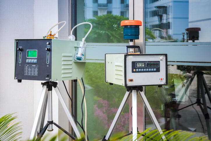 air quality monitoring instruments on the outdoor