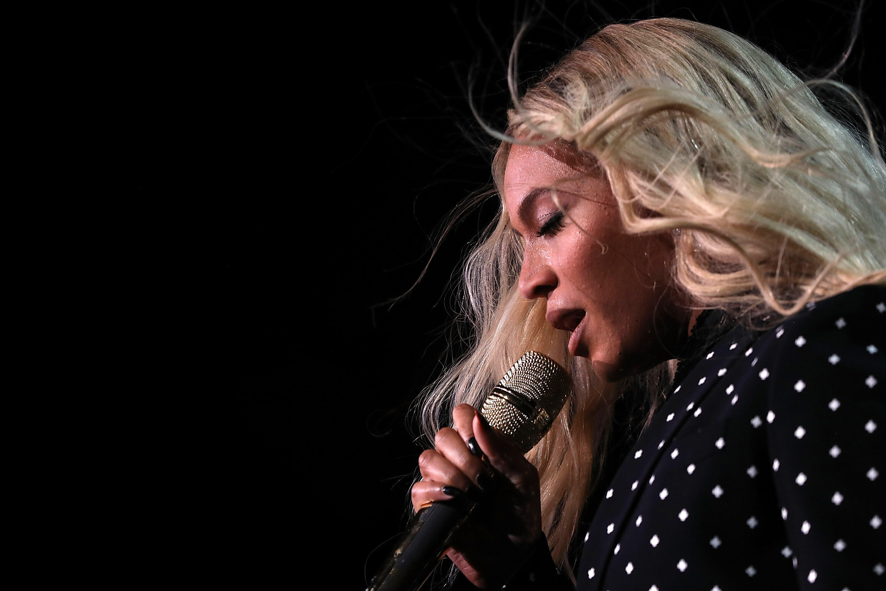 CLEVELAND, OH - NOVEMBER 04:  Recording artist Beyonce performs during a Get Out The Vote concert for Democratic presidential nominee Hillary Clinton at Wolstein Center on November 4, 2016 in Cleveland, Ohio. With less than a week to go until election day