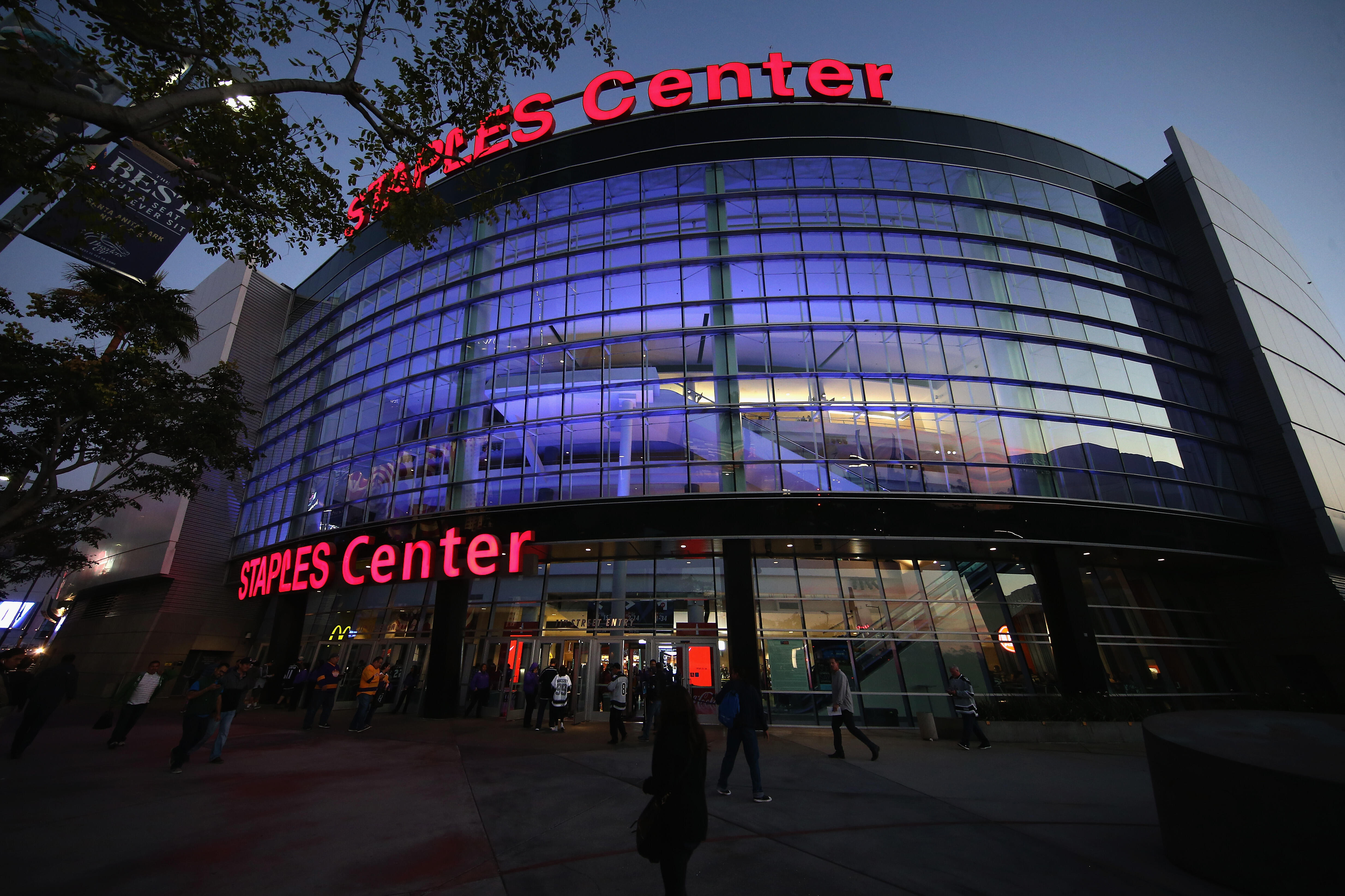 LOS ANGELES, CA - OCTOBER 14:  An exterior view of Staples Center during prior to a game between the Los Angeles Kings and the Philadelphia Flyers  on October 14, 2016 in Los Angeles, California.  (Photo by Sean M. Haffey/Getty Images)
