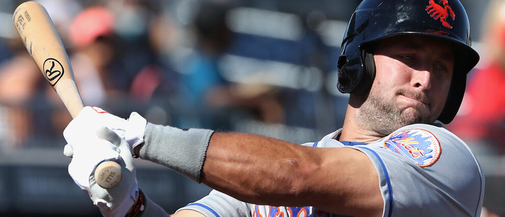 PEORIA, AZ - OCTOBER 13:  Tim Tebow #15 (New York Mets) of the Scottsdale Scorpions warms up on deck during the Arizona Fall League game against the Peoria Javelinas at Peoria Stadium on October 13, 2016 in Peoria, Arizona.  (Photo by Christian Petersen/G