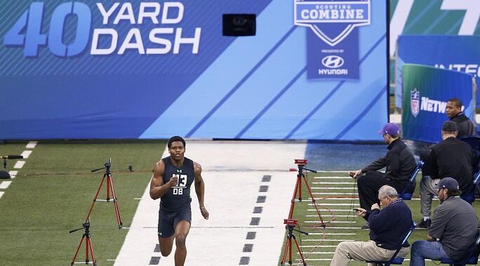 INDIANAPOLIS, IN - FEBRUARY 29: Defensive back Jalen Ramsey of Florida State runs the 40-yard dash during the 2016 NFL Scouting Combine at Lucas Oil Stadium on February 29, 2016 in Indianapolis, Indiana. (Photo by Joe Robbins/Getty Images)