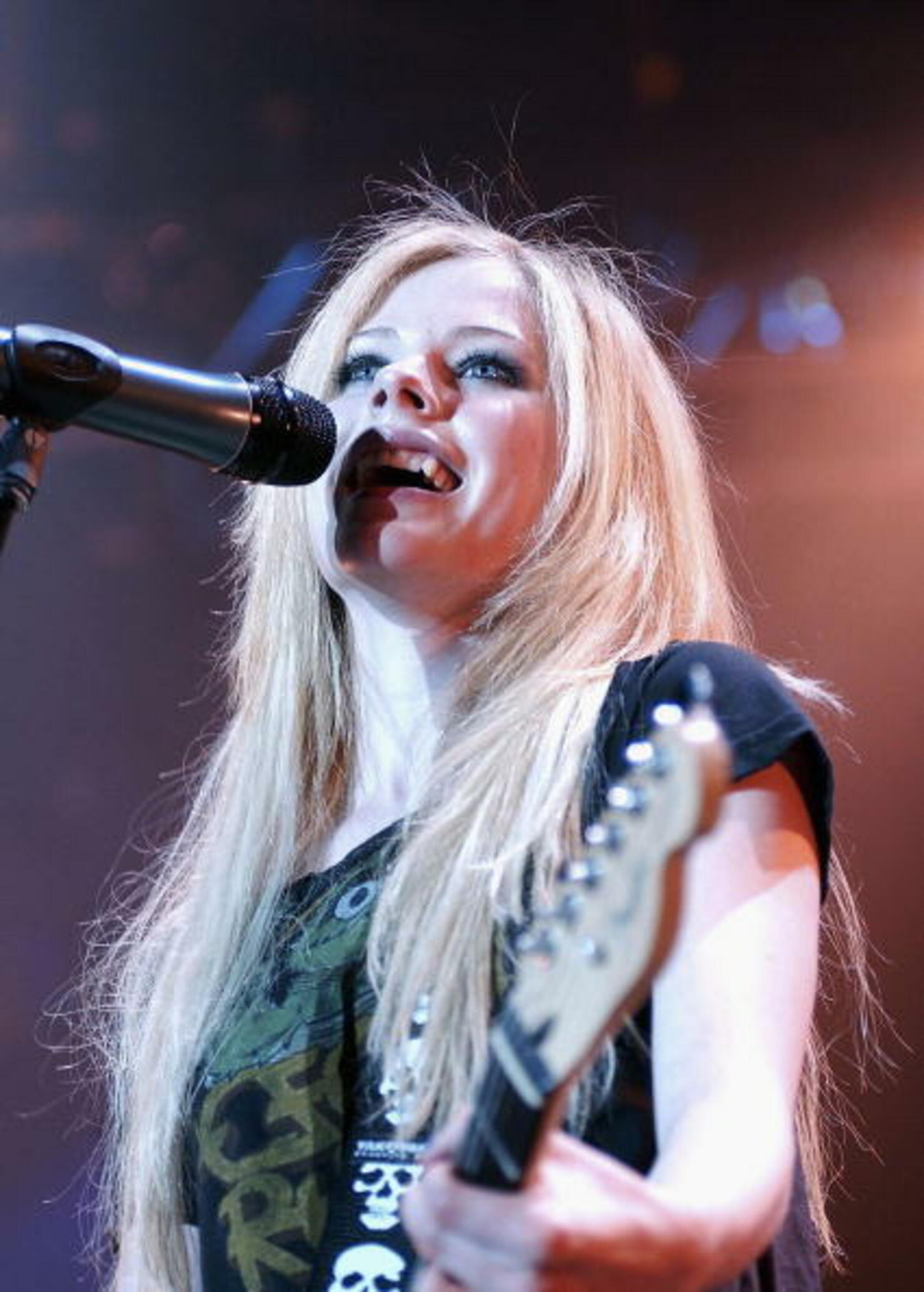 Avril Lavigne Performs At The Dublin Point Theatre