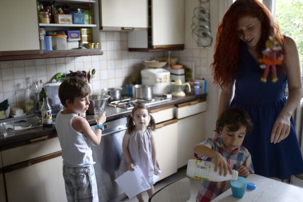 FRANCE-SOCIAL-CHILDHOOD-FAMILY-BABYSITTING