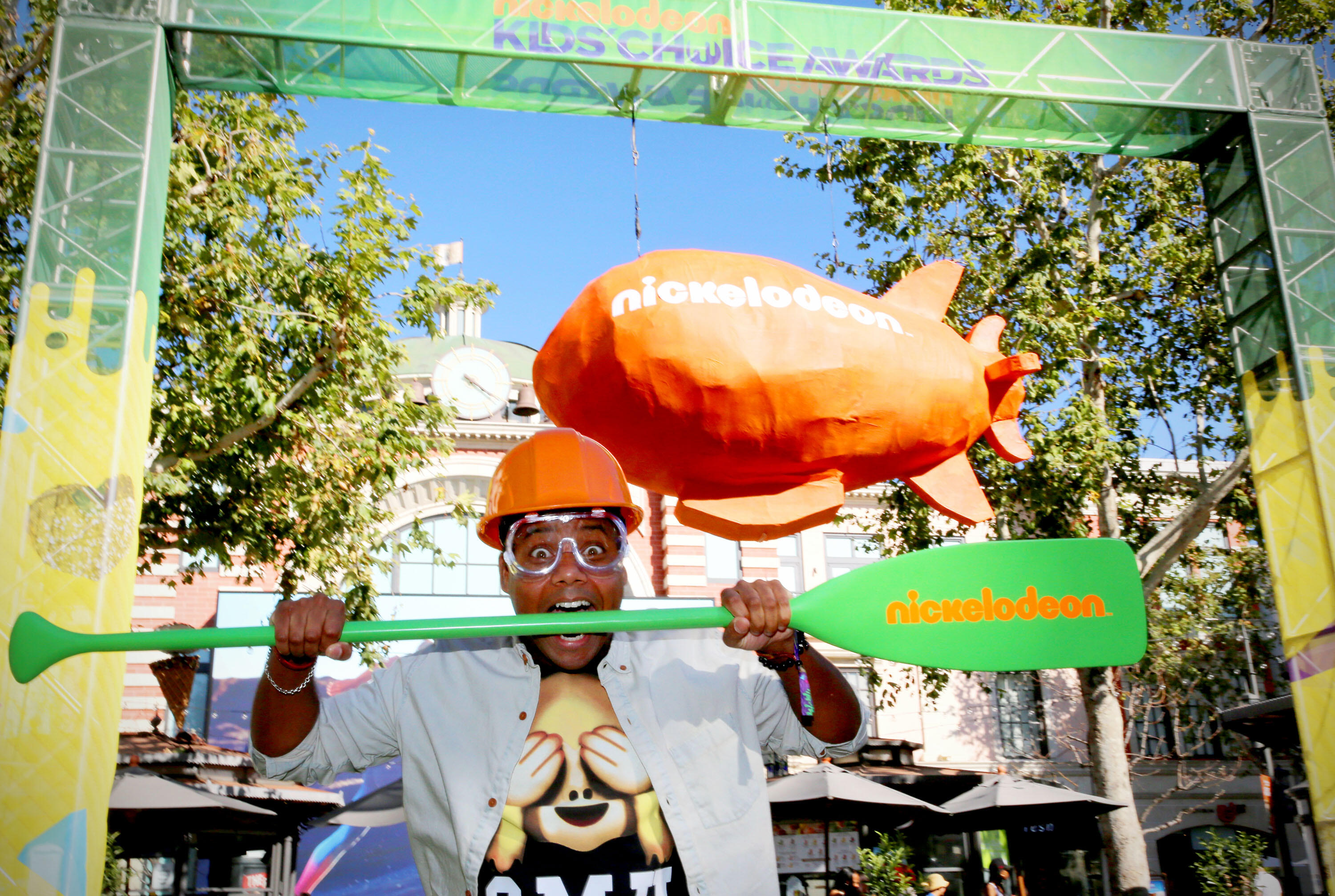 LOS ANGELES, CA - MARCH 26:  DJ Maxwell during Nickelodeon's 2015 Kids' Choice Awards pinata tickets giveaway at The Grove on March 26, 2015 in Los Angeles, California.  (Photo by Rachel Murray/Getty Images for Nickelodeon)