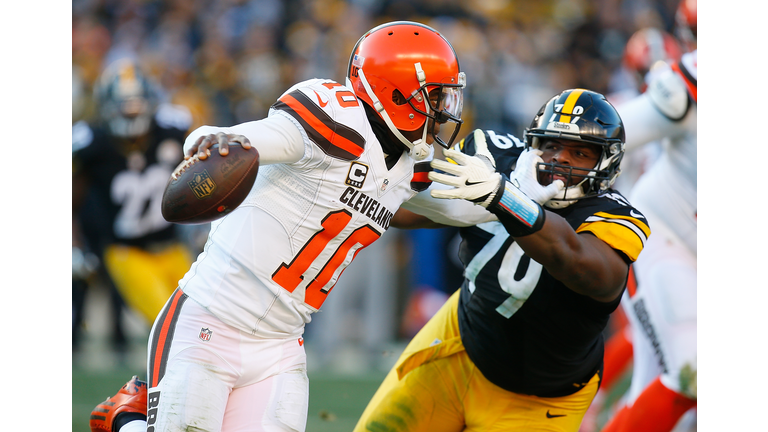 Cleveland Browns v Pittsburgh Steelers