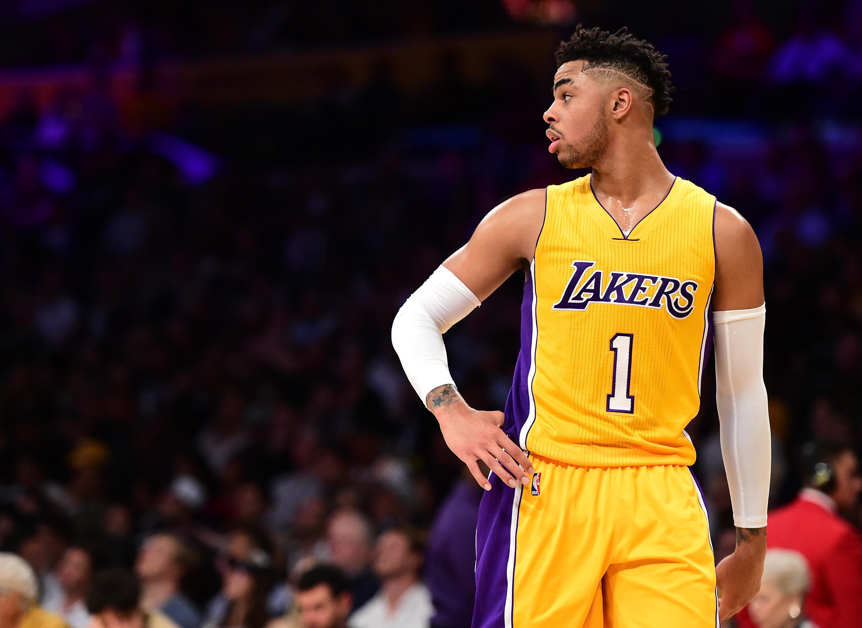 LOS ANGELES, CA - NOVEMBER 15:  D'Angelo Russell #1 of the Los Angeles Lakers during a 125-118 Laker win over the Brooklyn Nets at Staples Center on November 15, 2016 in Los Angeles, California.  NOTE TO USER: User expressly acknowledges and agrees that, 