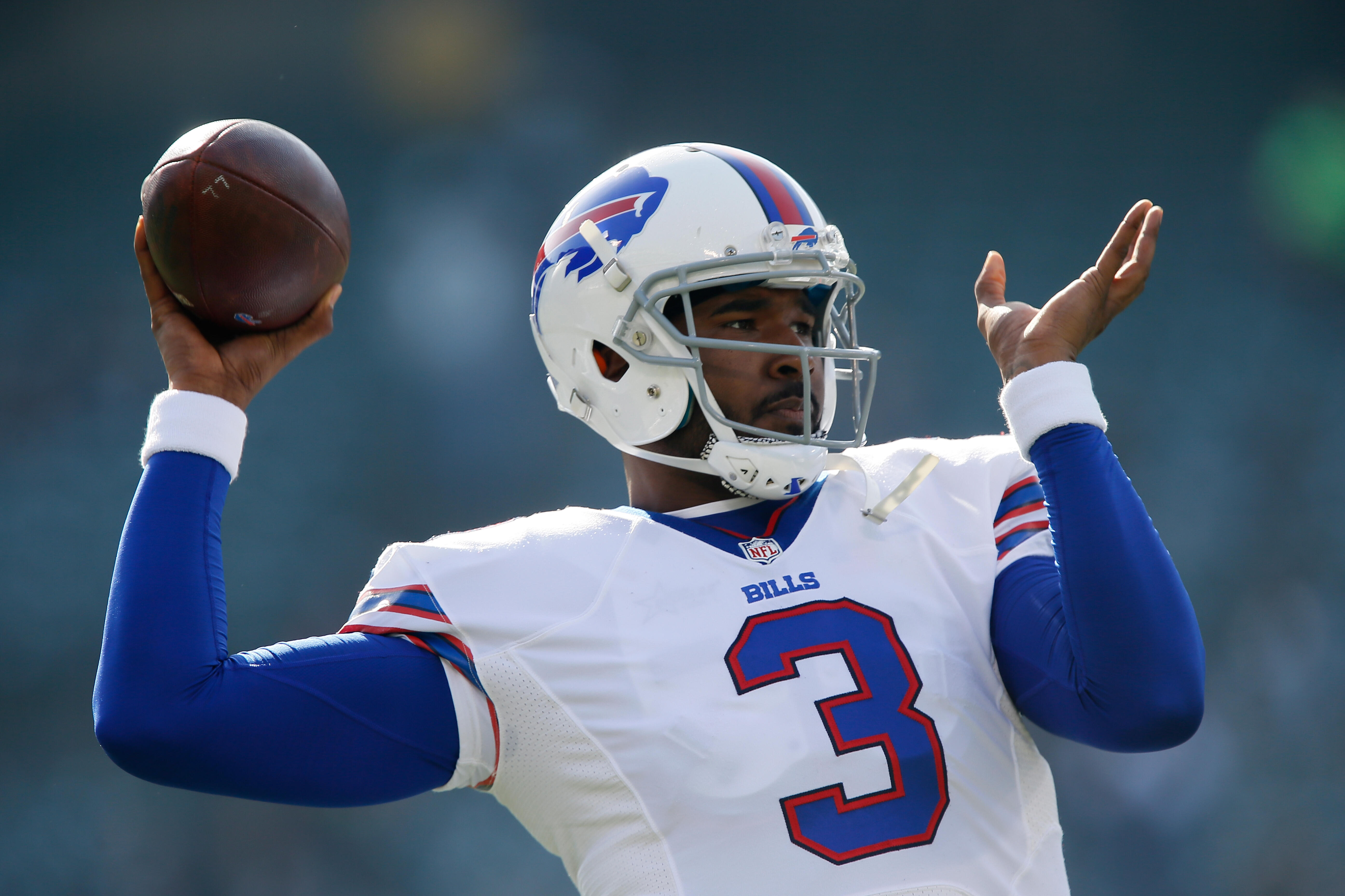 OAKLAND, CA - DECEMBER 04:  EJ Manuel #3 of the Buffalo Bills warms up prior to playing the Oakland Raiders in their NFL game at Oakland Alameda Coliseum on December 4, 2016 in Oakland, California.  (Photo by Brian Bahr/Getty Images)