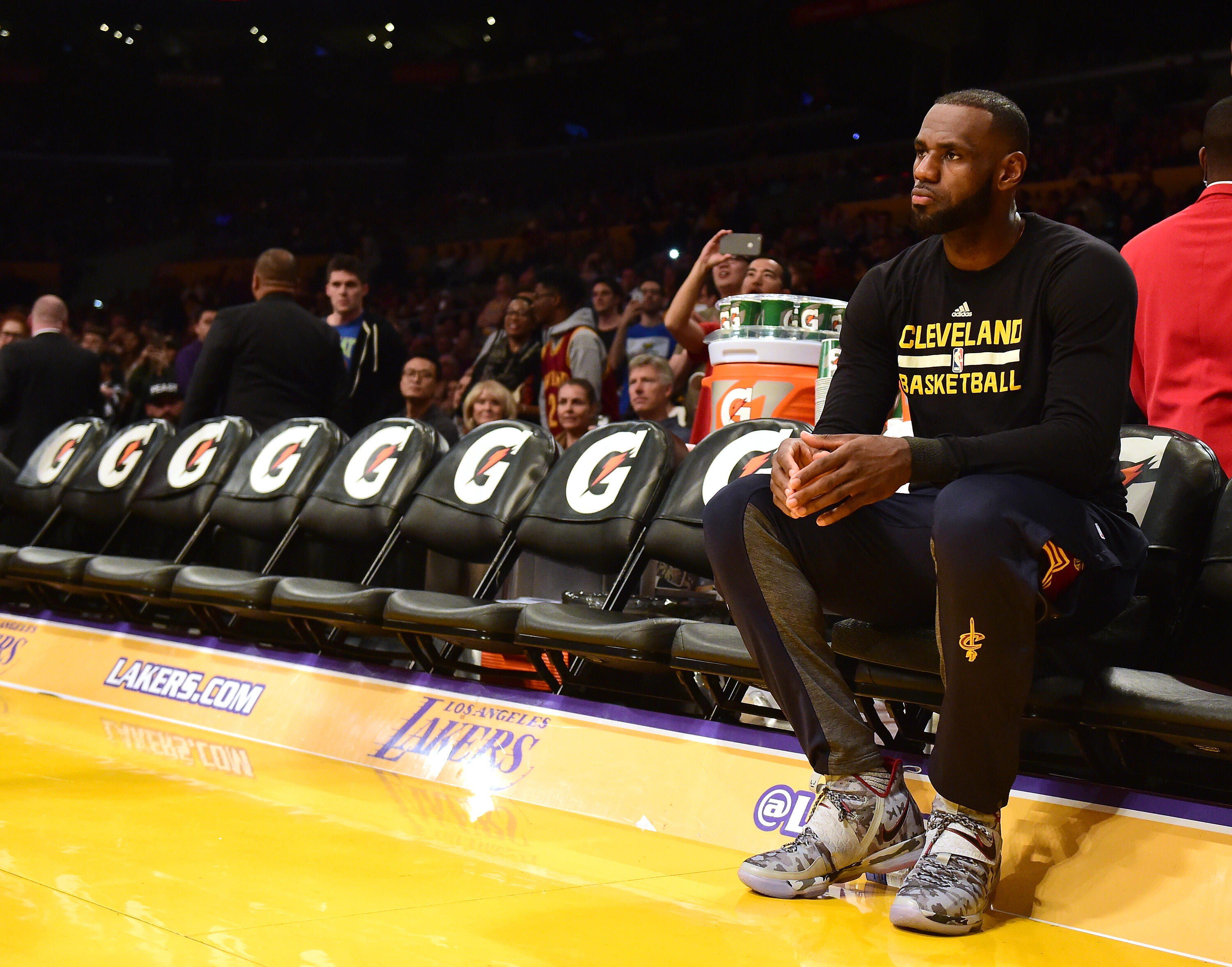 LOS ANGELES, CA - MARCH 19:  LeBron James #23 of the Cleveland Cavaliers waits for the start of the game against the Los Angeles Lakers at Staples Center on March 19, 2017 in Los Angeles, California.  NOTE TO USER: User expressly acknowledges and agrees t