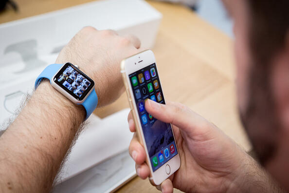 MADRID, SPAIN - JUNE 26:  Apple Watch is now available in seven more countries (Italy, Mexico, Singapore, South Korea, Spain, Switzerland and Taiwan.) on June 26, 2015 in Madrid, Spain.  (Photo by Pablo Cuadra/Getty Images for Apple)