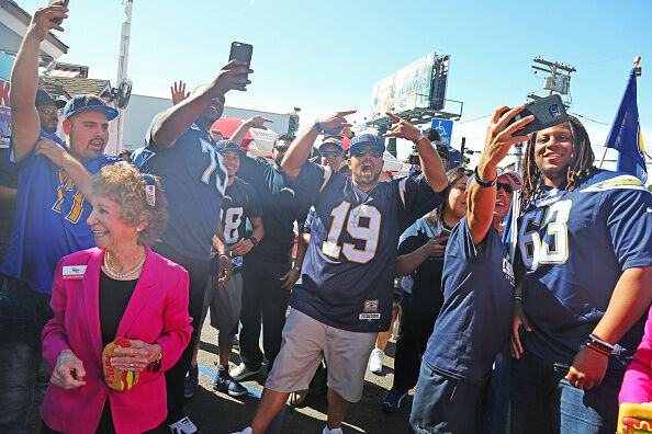 Chargers fans unite! 