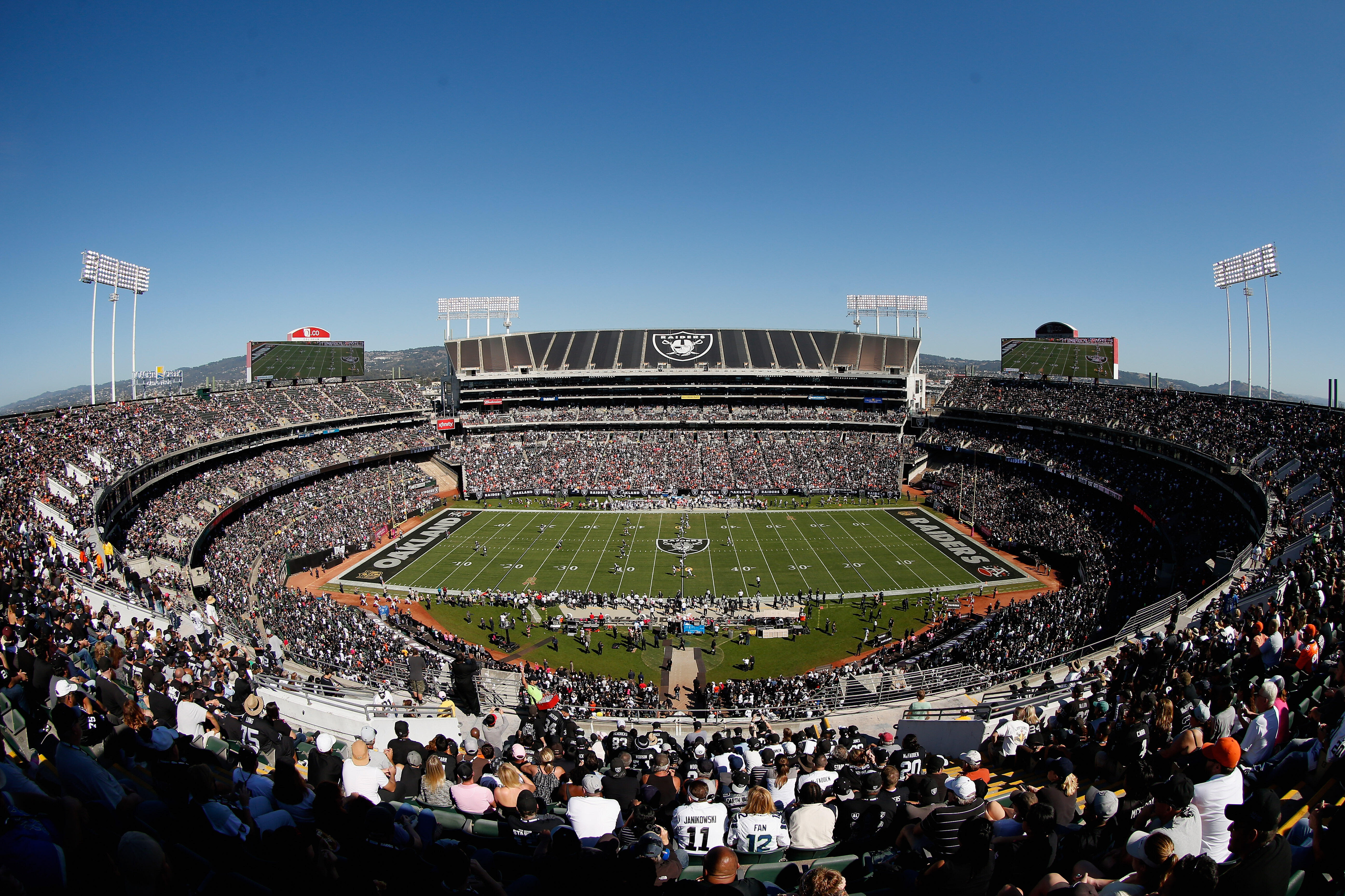 Raiders refuse to paint 50-yard line marker gold at O.co Coliseum