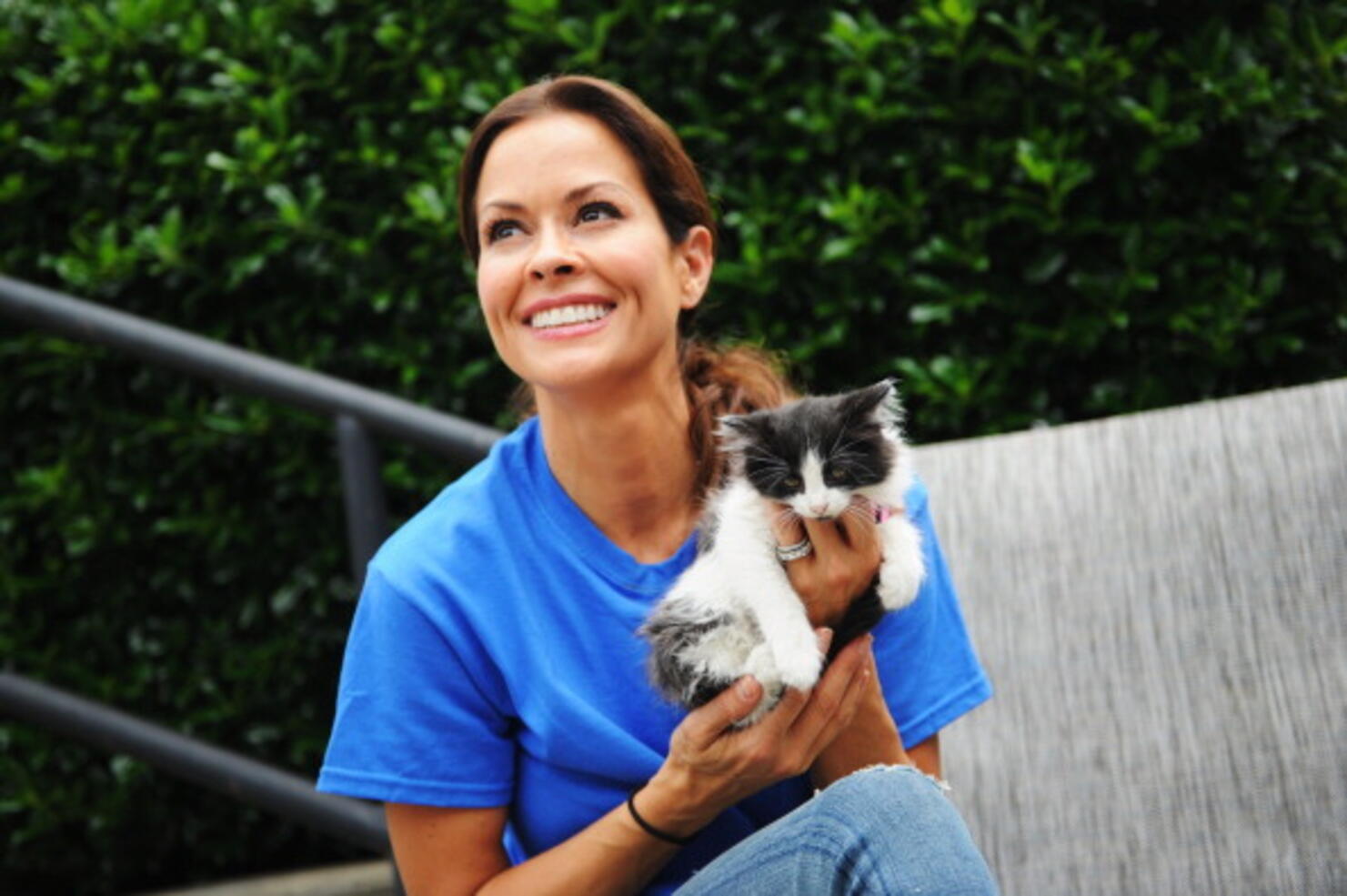 Brooke Burke-Charvet Helps Purina Cat Chow Celebrate 50 Years