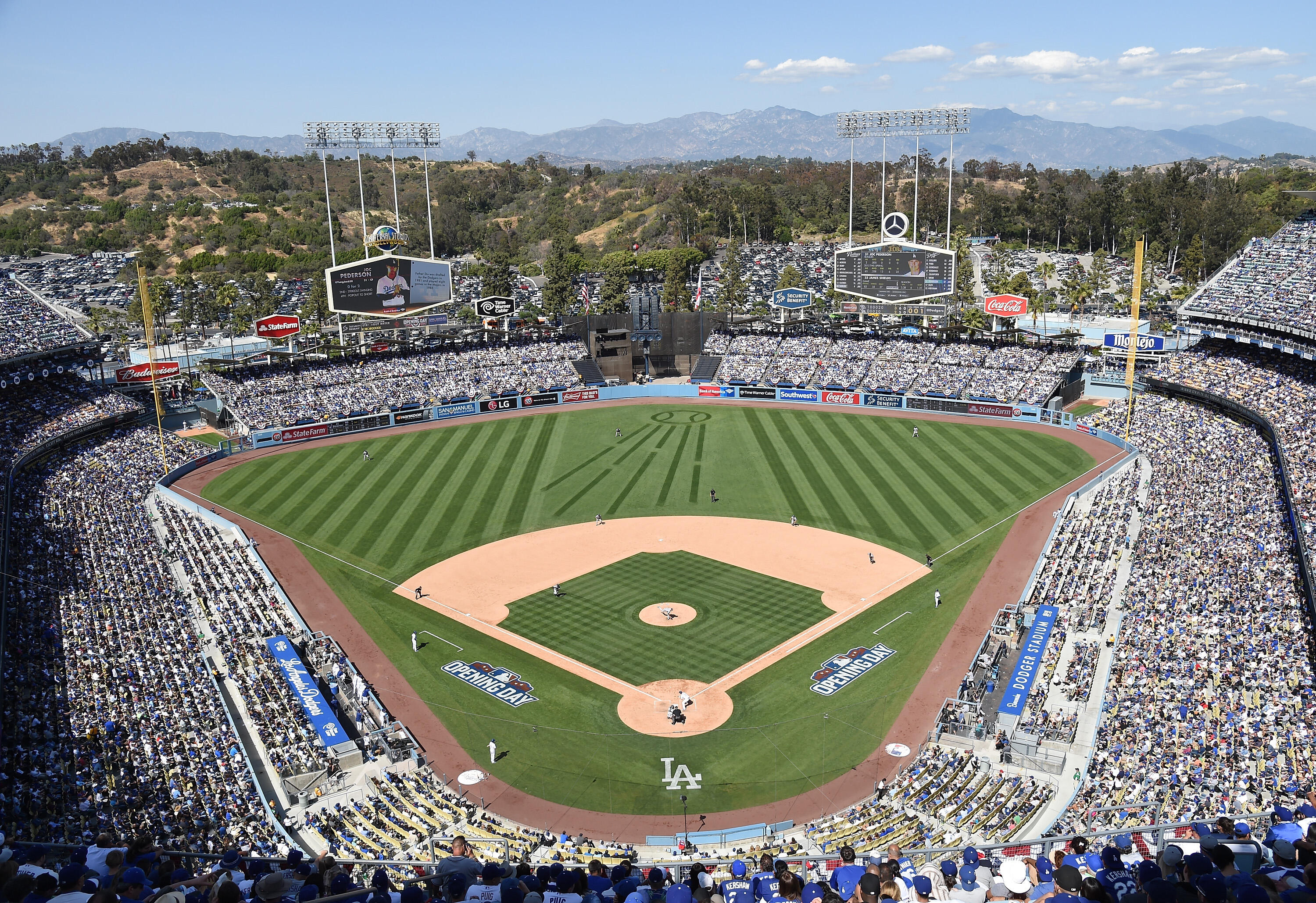 LOS ANGELES, CA - APRIL 06:  General view as James Shields #33 of the San Diego Padres pitches against the Los Angeles Dodgers during opening day at Dodger Stadium on April 6, 2015 in Los Angeles, California.  (Photo by Harry How/Getty Images)