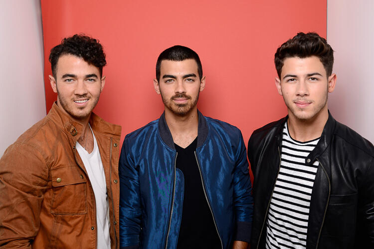 Kevin Jonas Reacts To Jonas Brothers' Instagram Being Reactivated | iHeart