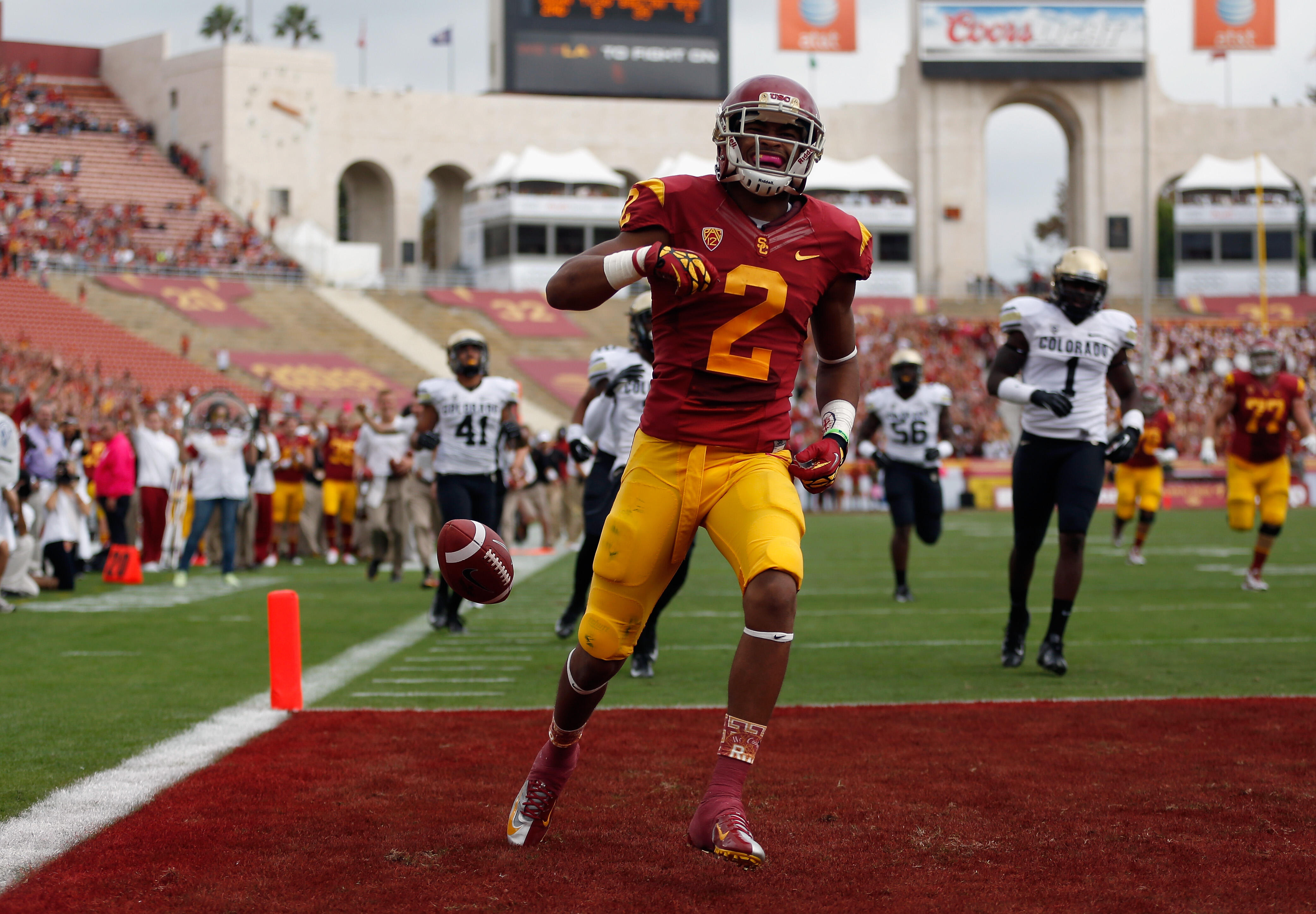 LOS ANGELES, CA - OCTOBER 20:  Wide receiver Robert Woods #2 of the USC Trojans celebrates a touchdown in the first quarter against the Colorado Buffaloes at Los Angeles Memorial Coliseum on October 20, 2012 in Los Angeles, California. USC defeated Colora